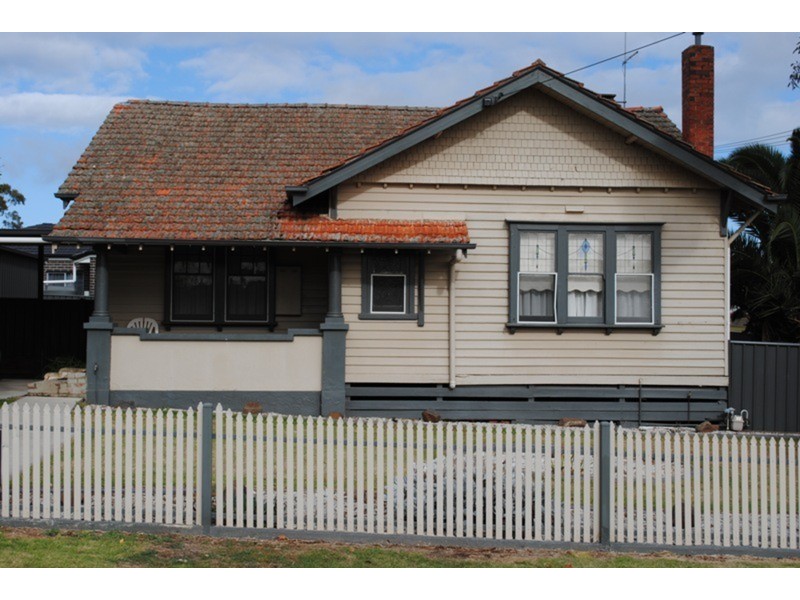 17 Peel Street, Maryborough VIC 3465