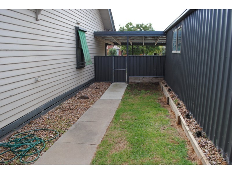 17 Peel Street, Maryborough VIC 3465