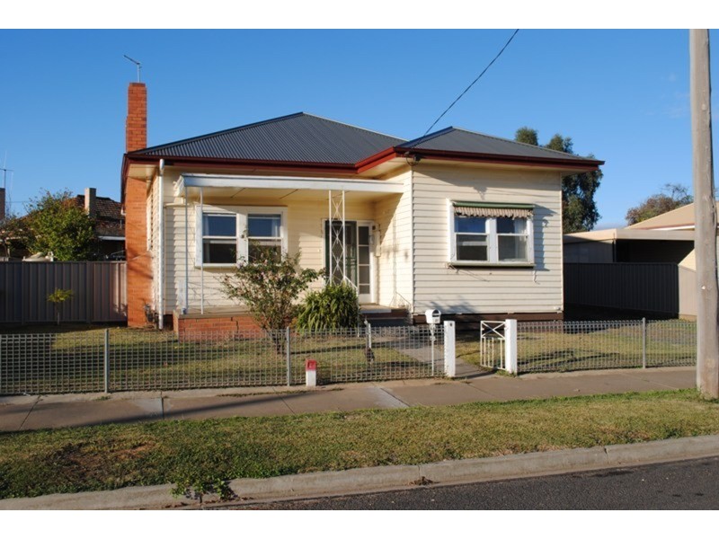 8  Sutton  Road, Maryborough VIC 3465