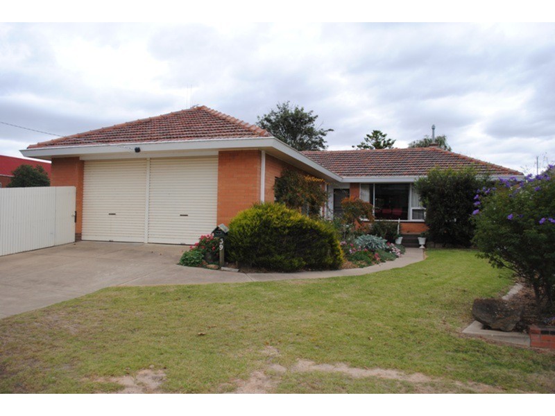 39 Raglan Street, Maryborough VIC 3465
