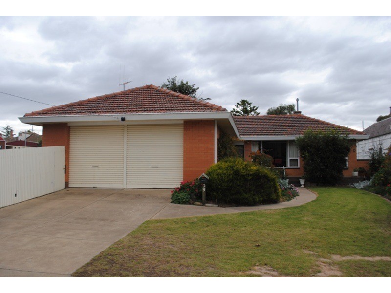 39 Raglan Street, Maryborough VIC 3465