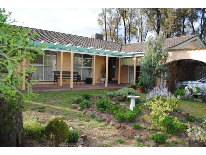 58-60 Laidman  Street, Maryborough VIC 3465