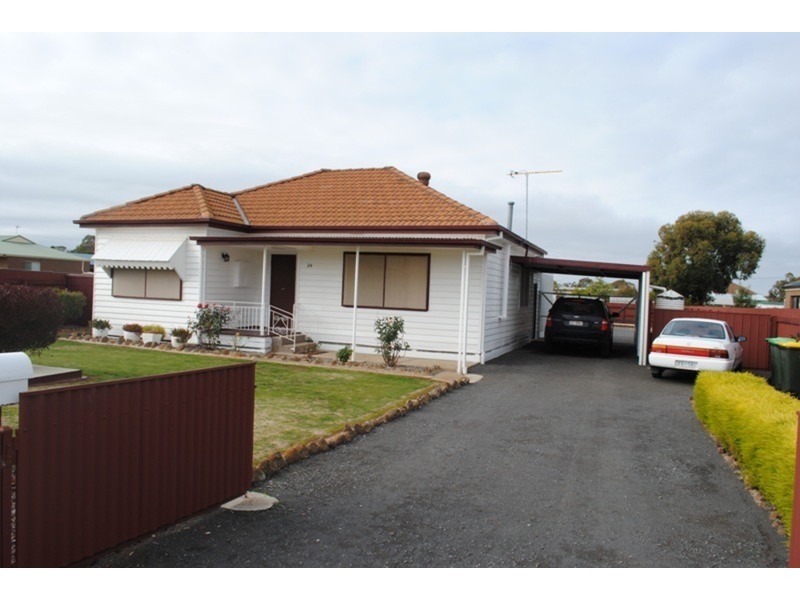 24 Grice Street, Carisbrook VIC 3464