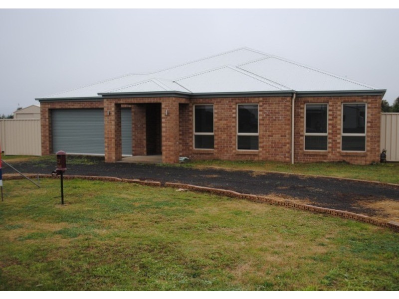 27 Grice Street, Maryborough VIC 3465