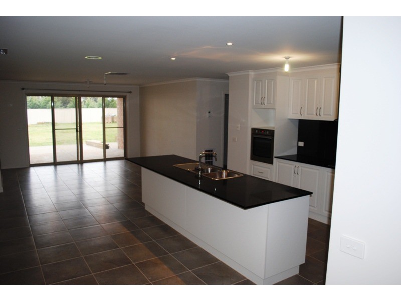 27 Grice Street, Maryborough VIC 3465