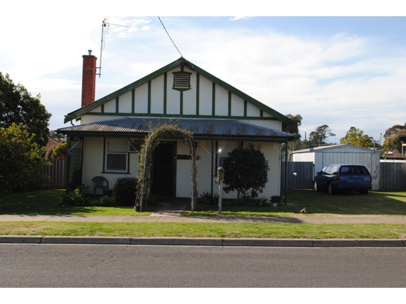 8 Christian Street, Maryborough VIC 3465