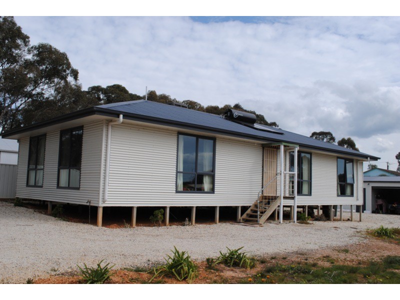 63 Charles Street, Avoca VIC 3467