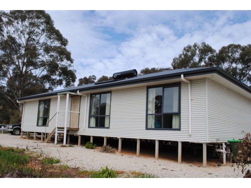 63 Charles Street, Avoca VIC 3467