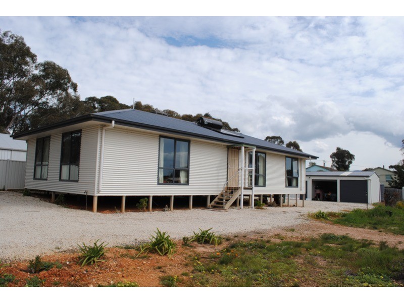 63 Charles Street, Avoca VIC 3467