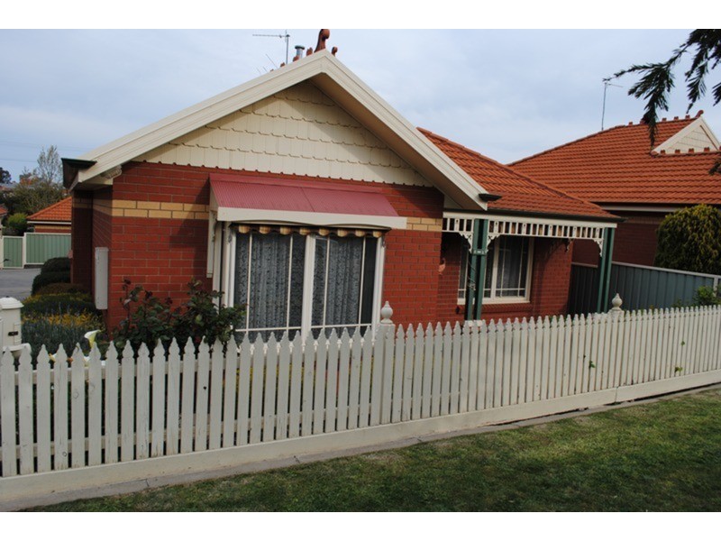 4/26 Clarendon Street, Maryborough VIC 3465