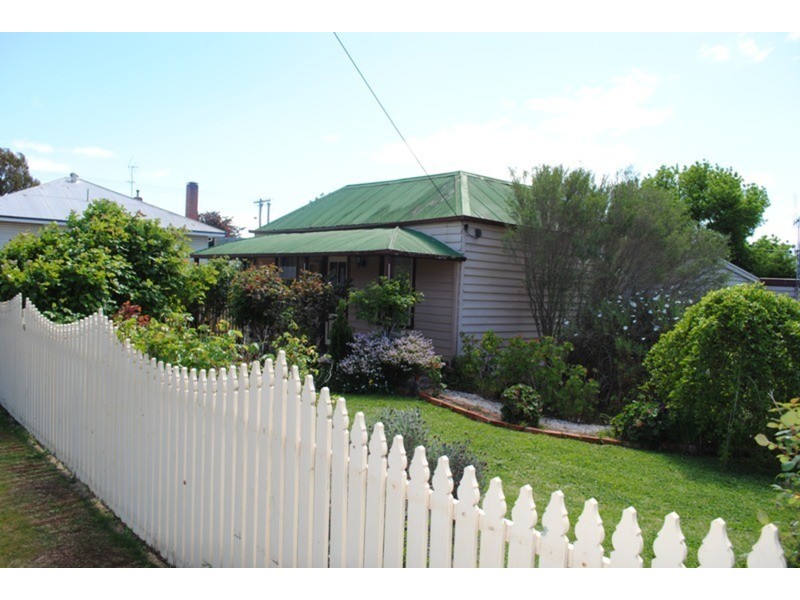 8 Kars Street, Maryborough VIC 3465