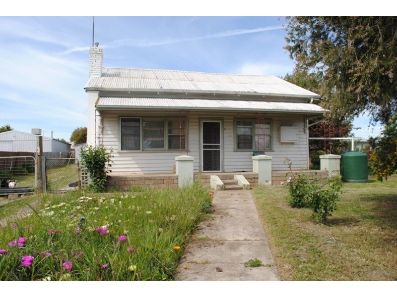 12 Casey Street, Maryborough VIC 3465