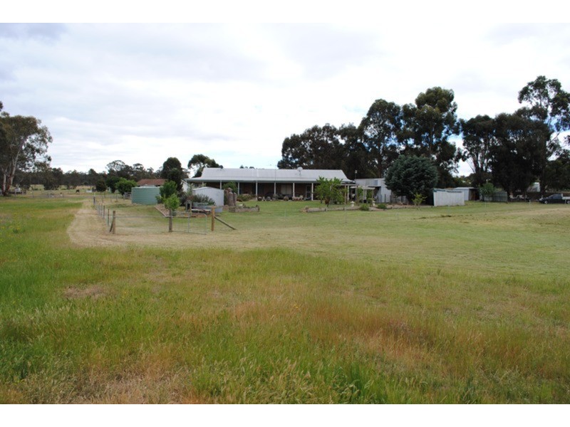 48 Churchill Court, Daisy Hill VIC 3465