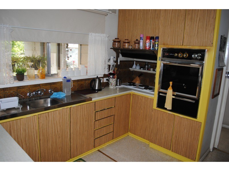 52 Holyrood Street, Maryborough VIC 3465