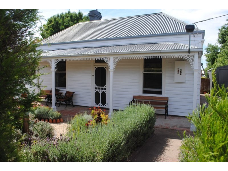 16 Victoria Street, Maryborough VIC 3465