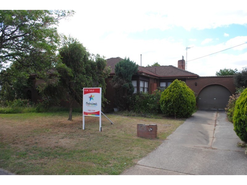 223 Gladstone  Street, Maryborough VIC 3465
