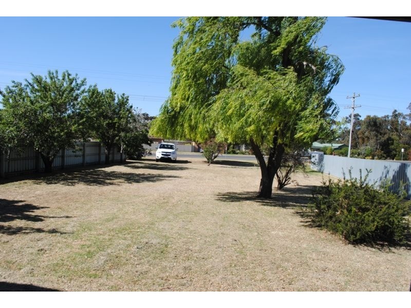 2 Tullaroop Road, Maryborough VIC 3465