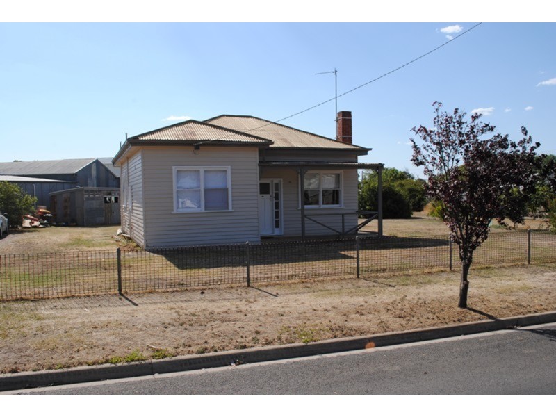 77 Burns  Street, Maryborough VIC 3465