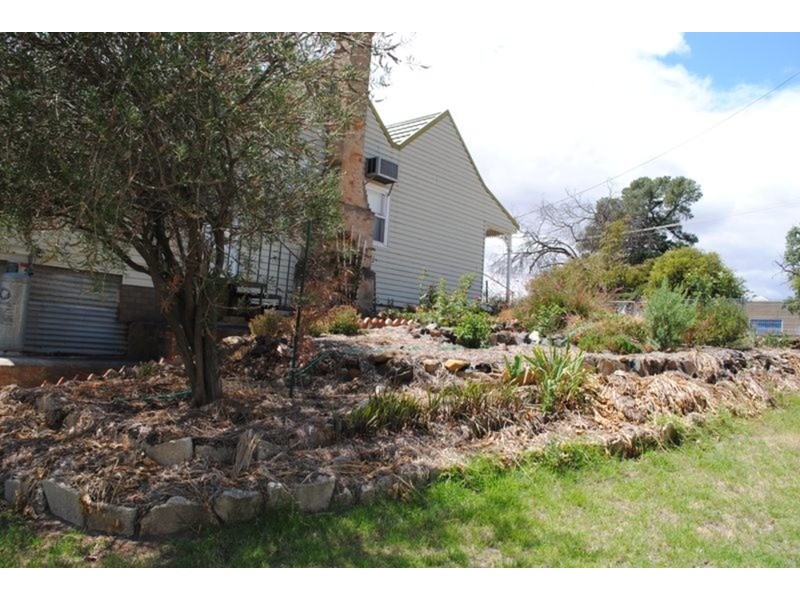 131 High Street, Avoca VIC 3467