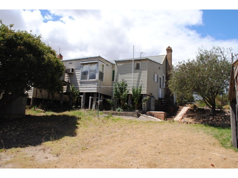 131 High Street, Avoca VIC 3467