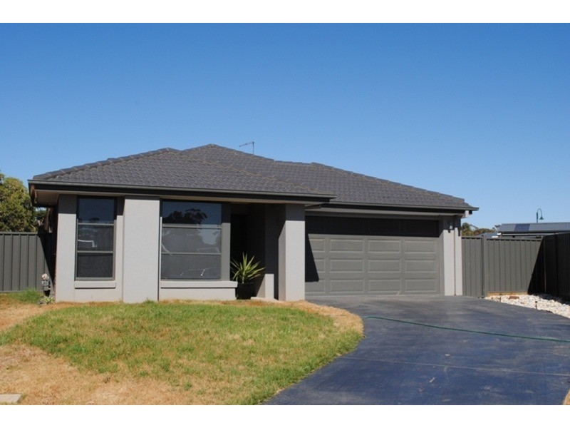 8 Inland Court, Maryborough VIC 3465