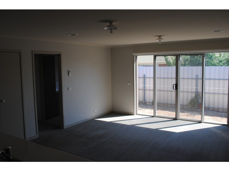 2/176 Park Road, Maryborough VIC 3465