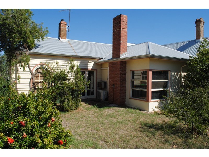 133 high Street, Avoca VIC 3467