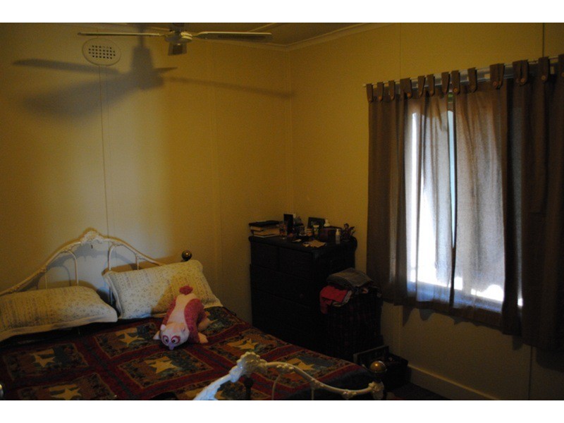 7064 Pyrenees  Highway, Avoca VIC 3467