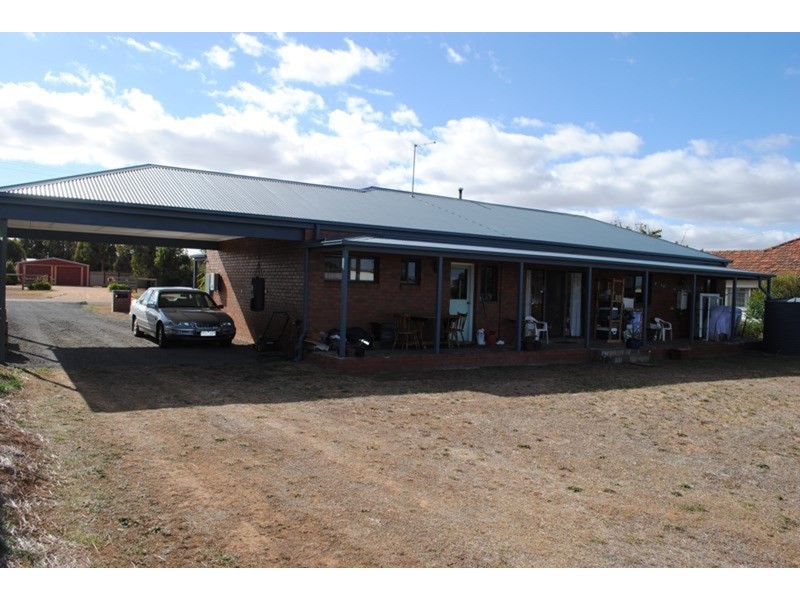 11 Hunter Street, Carisbrook VIC 3464
