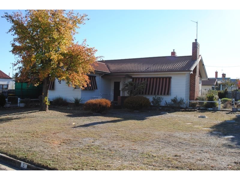 5 Carrick Street, Maryborough VIC 3465