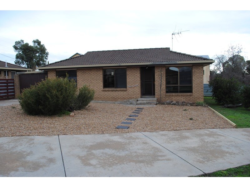 2/10 Pekin Road, Maryborough VIC 3465