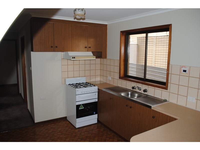 2/10 Pekin Road, Maryborough VIC 3465