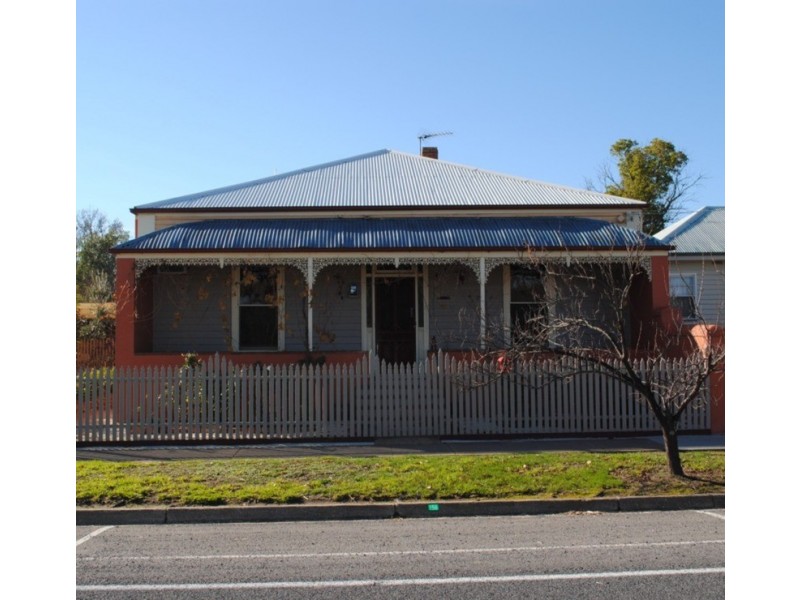 156 High Street, Avoca VIC 3467