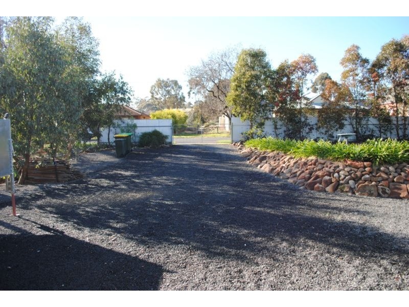 156 High Street, Avoca VIC 3467