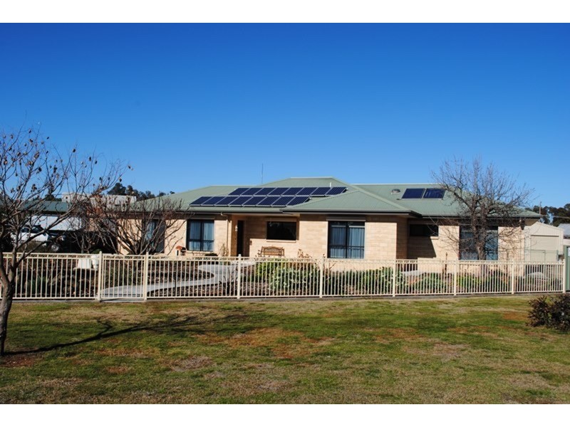 8 Green Street, Carisbrook VIC 3464
