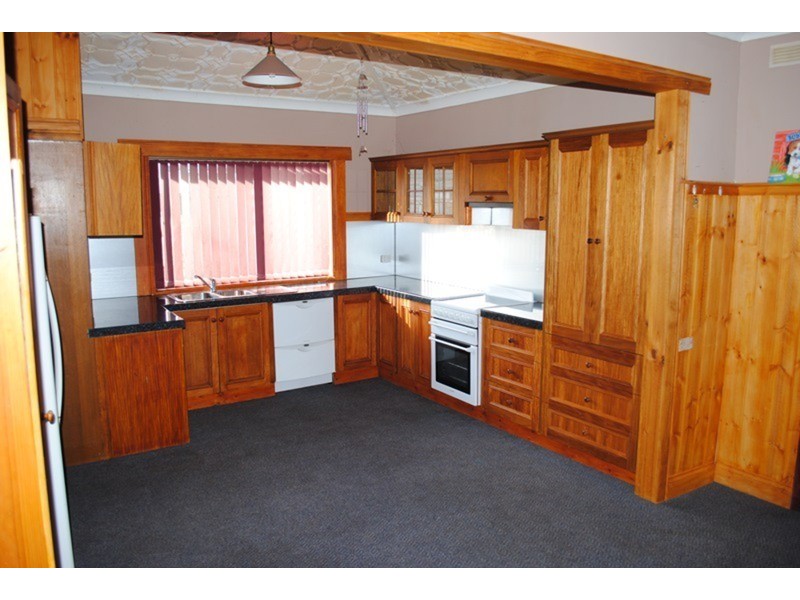 2 Taylor  Street, Maryborough VIC 3465