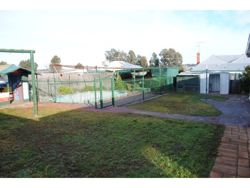 2 Taylor  Street, Maryborough VIC 3465