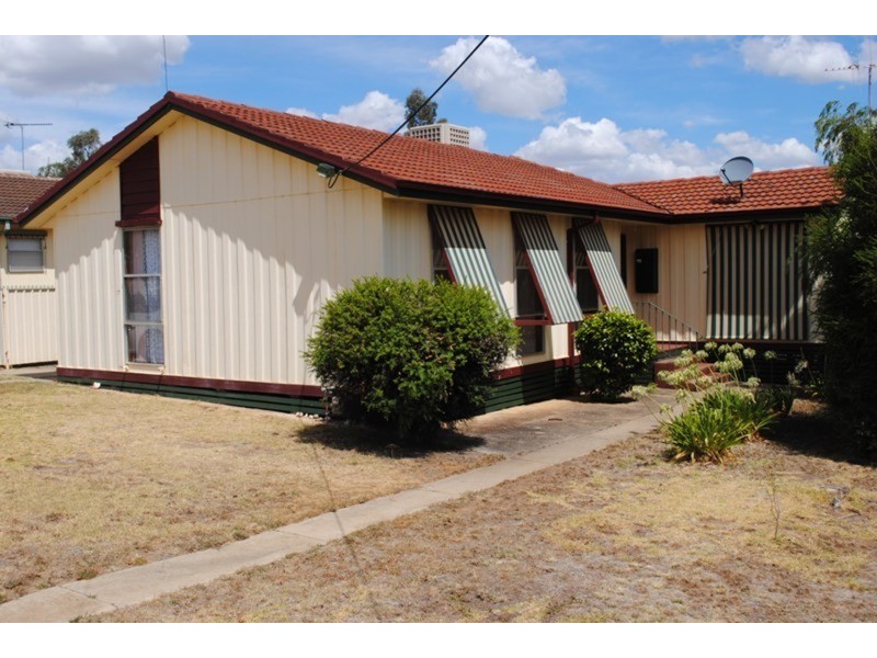 12  Tobruk Avenue, Maryborough VIC 3465