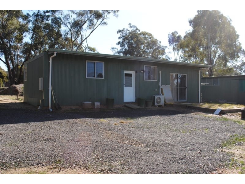 3 Dehnerts Road, Daisy Hill VIC 3465