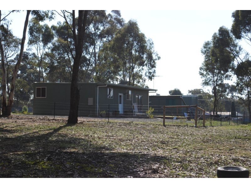 3 Dehnerts Road, Daisy Hill VIC 3465