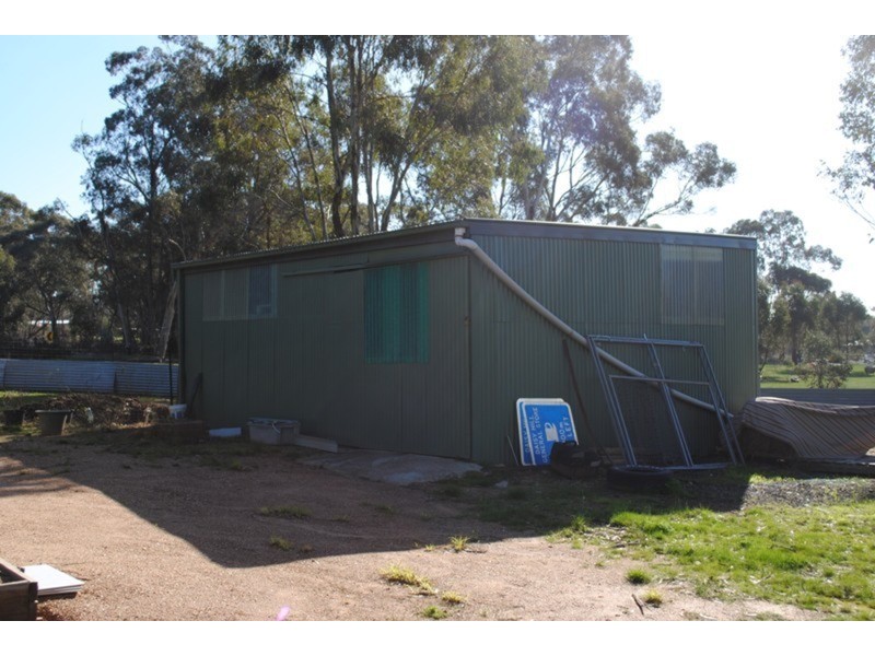 3 Dehnerts Road, Daisy Hill VIC 3465