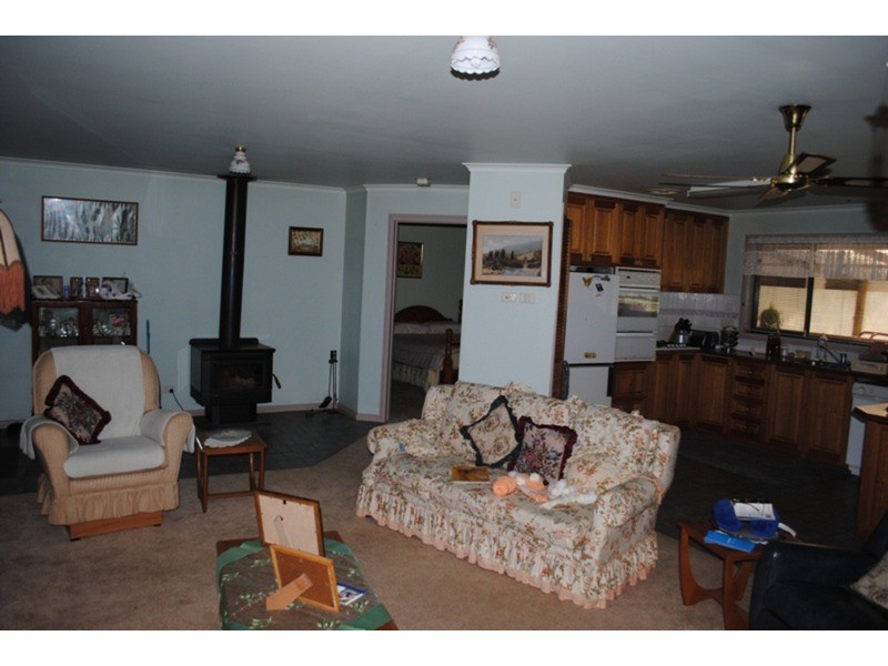 3 Dehnerts Road, Daisy Hill VIC 3465