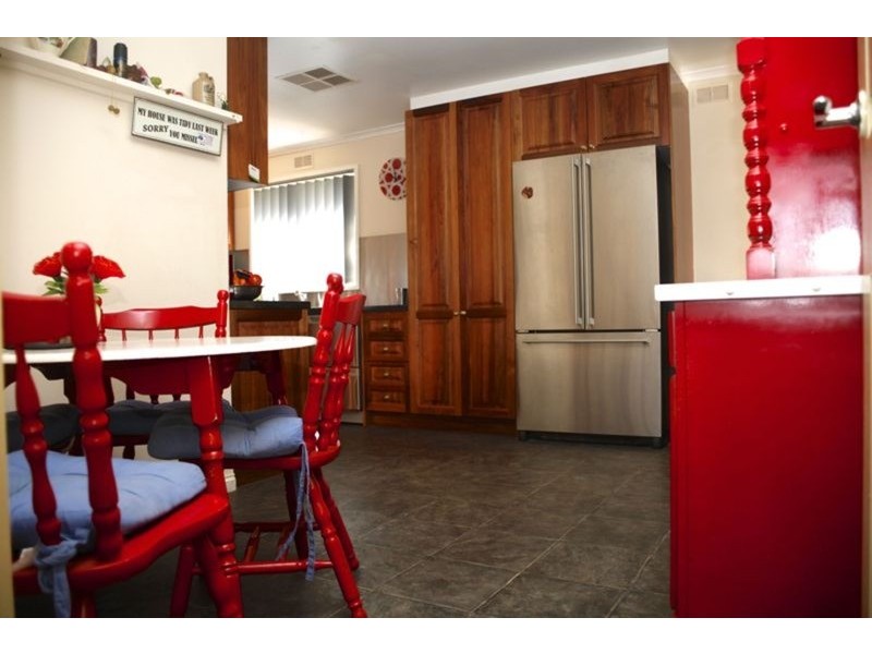 6 Annesley Street, Carisbrook VIC 3464