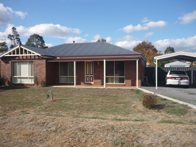 32 Smith Street, Carisbrook VIC 3464