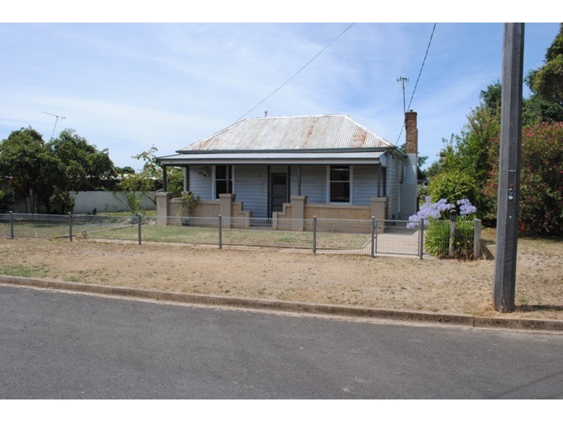23 Higham Street, Maryborough VIC 3465