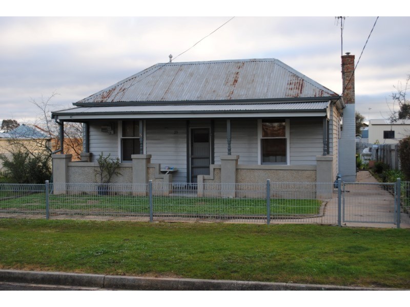 23 Higham Street, Maryborough VIC 3465