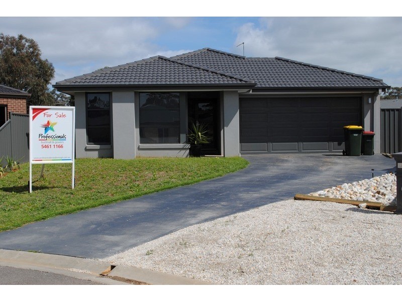 8 Inland Court, Maryborough VIC 3465