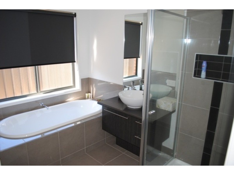 8 Inland Court, Maryborough VIC 3465