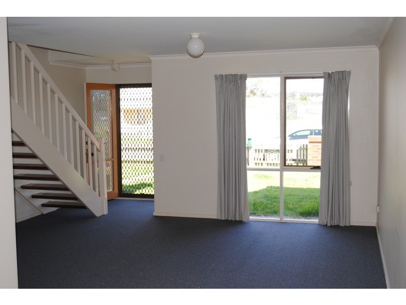 2/96 Burns Street, Maryborough VIC 3465