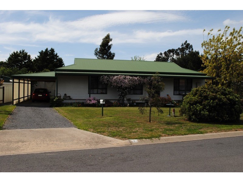 1 Ormond Avenue, Maryborough VIC 3465